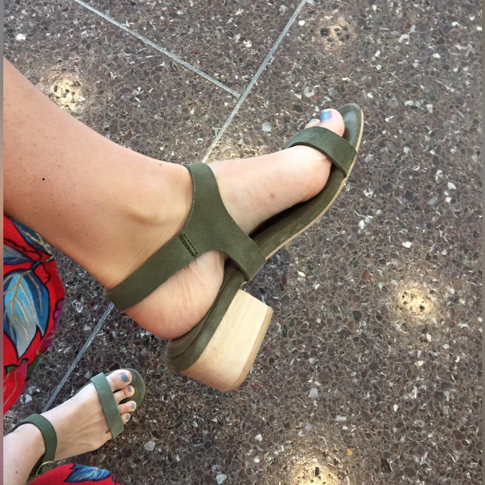 St Agni Adalene Ankle Strap sandal Olive 8
